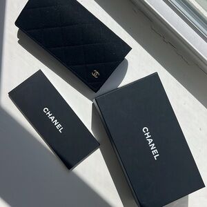 BRAND NEW CHANEL Quilted Sunglass Case with Gold CC Emblem!!! (100% AUTHENTIC)